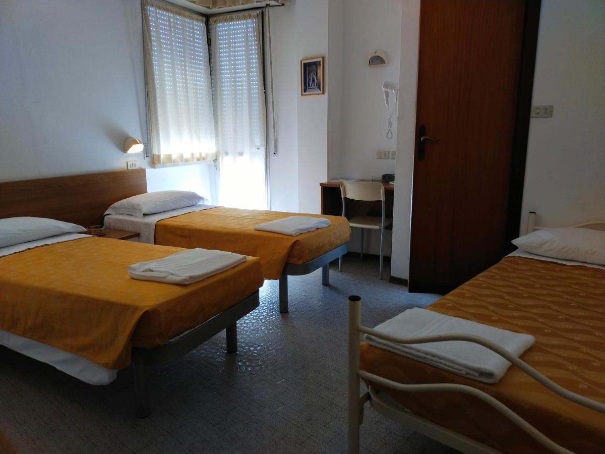 Hotel Goldene Rose Rimini Luaran gambar