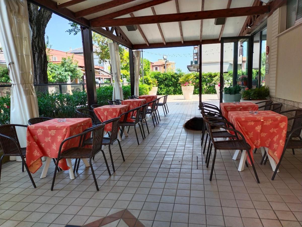 Hotel Goldene Rose Rimini Luaran gambar