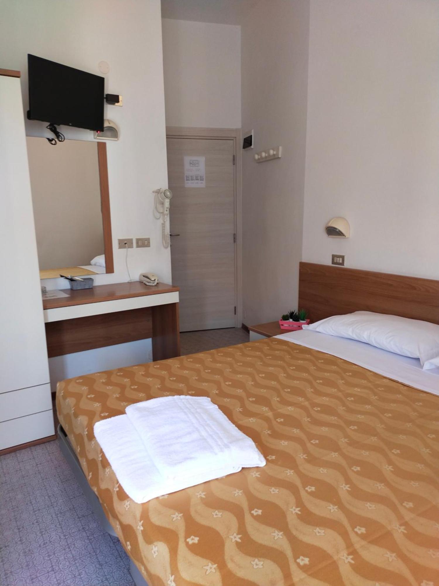 Hotel Goldene Rose Rimini Luaran gambar