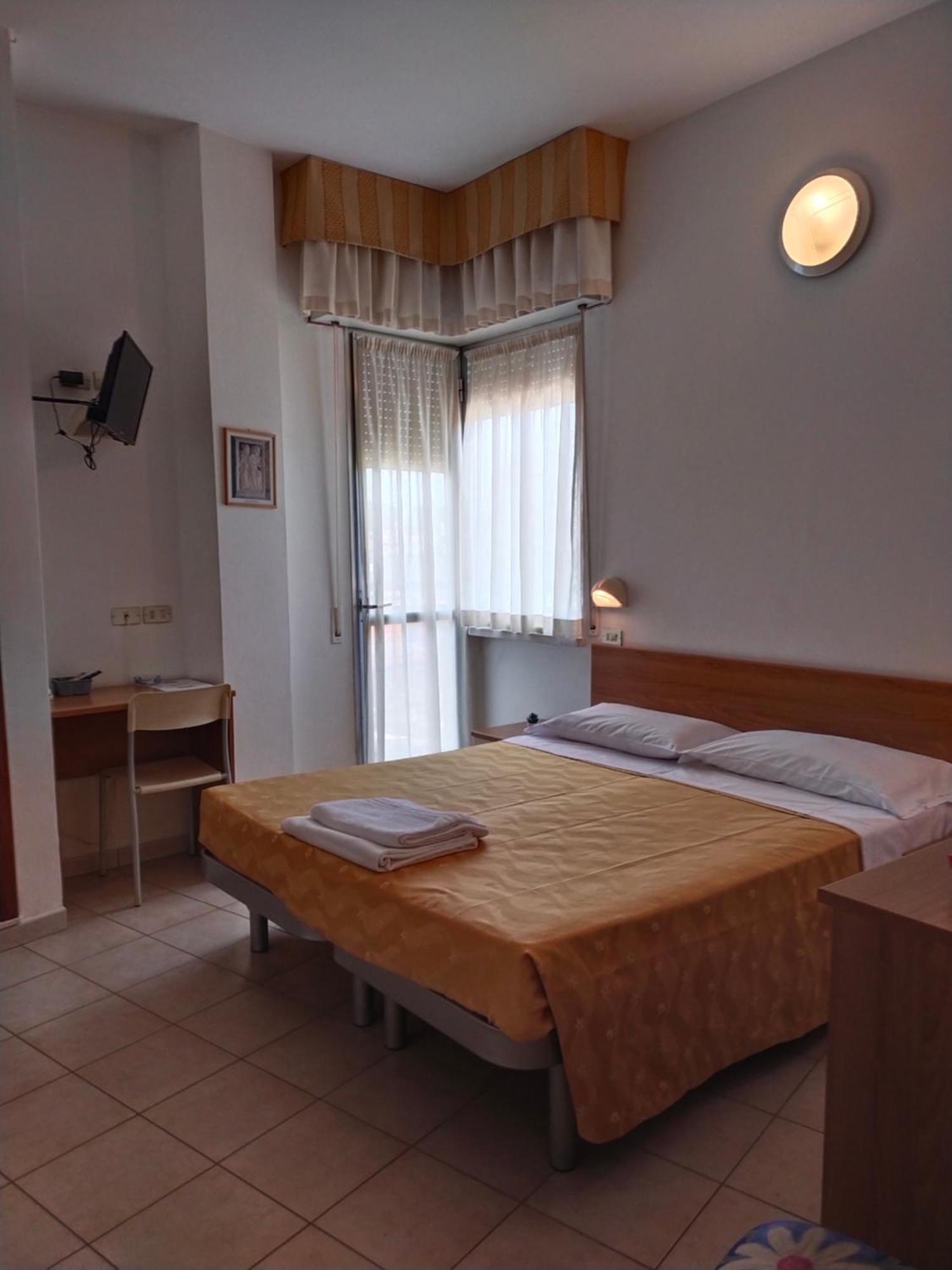 Hotel Goldene Rose Rimini Luaran gambar
