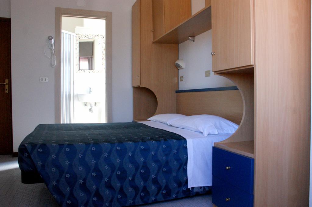 Hotel Goldene Rose Rimini Luaran gambar