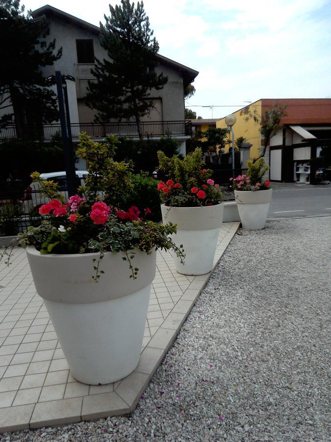 Hotel Goldene Rose Rimini Luaran gambar