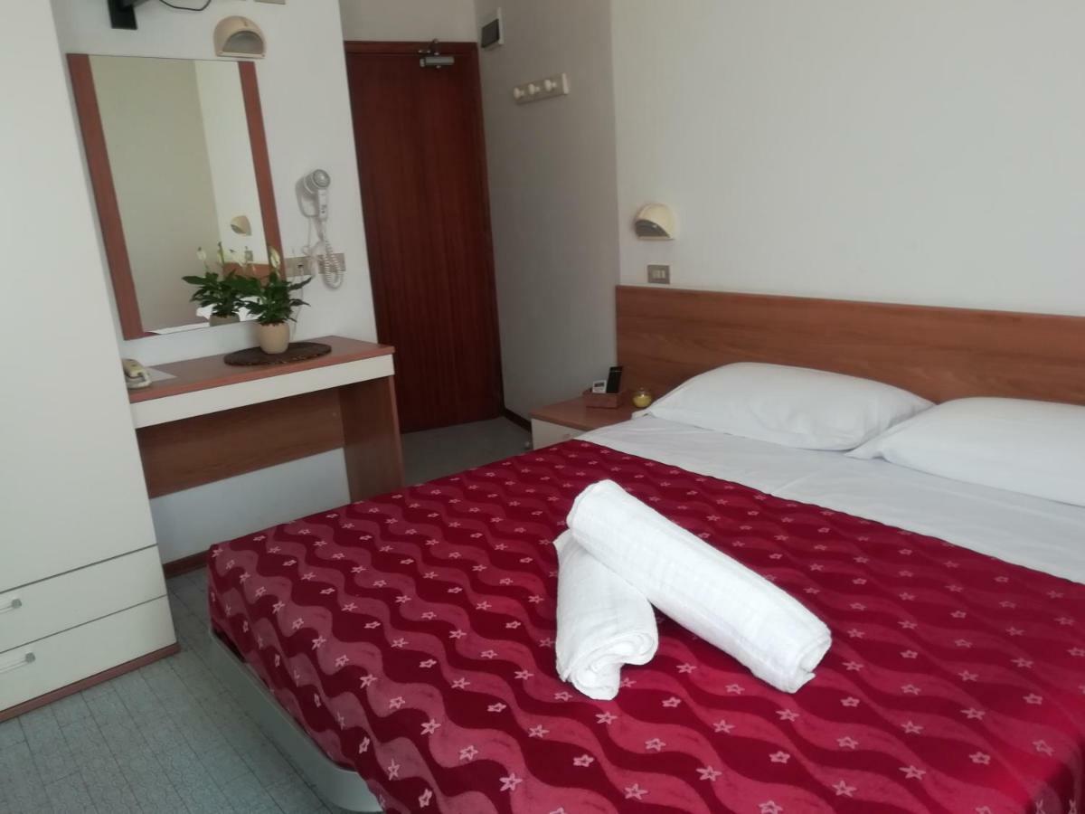 Hotel Goldene Rose Rimini Luaran gambar